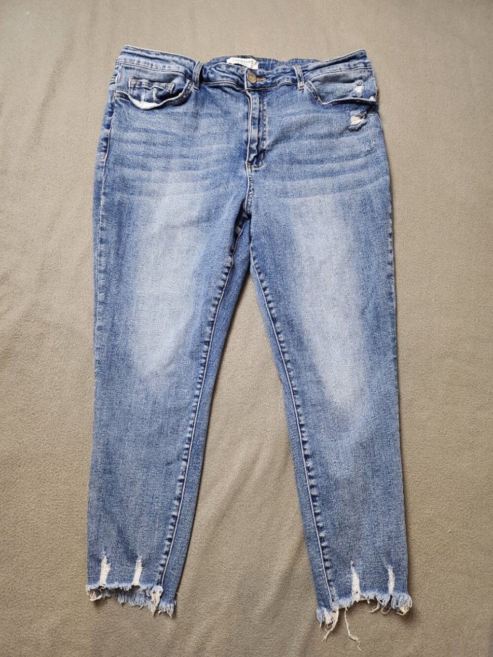 Lovervet by Vervet Light Wash High Rise Distressed Ankle Skinny Jeans Size 20